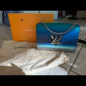 LV twist MM lock Ombre color